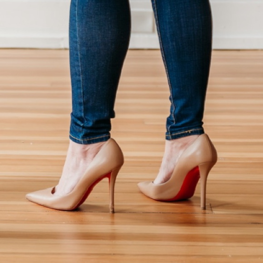 Christian Louboutin Apostrophy Pump